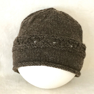 handknit rolled edge cap dark gray-brown