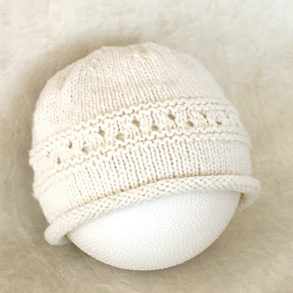 handknit rolled edge cap white