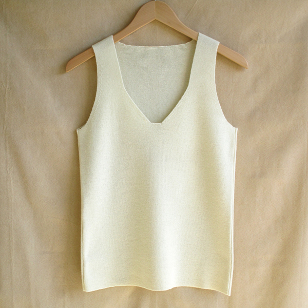 v-neck ribbed tank top white