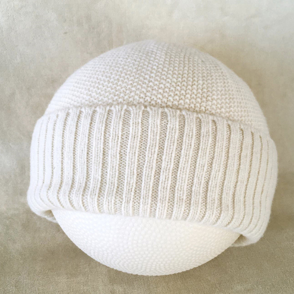 seed stitch cuff cap white