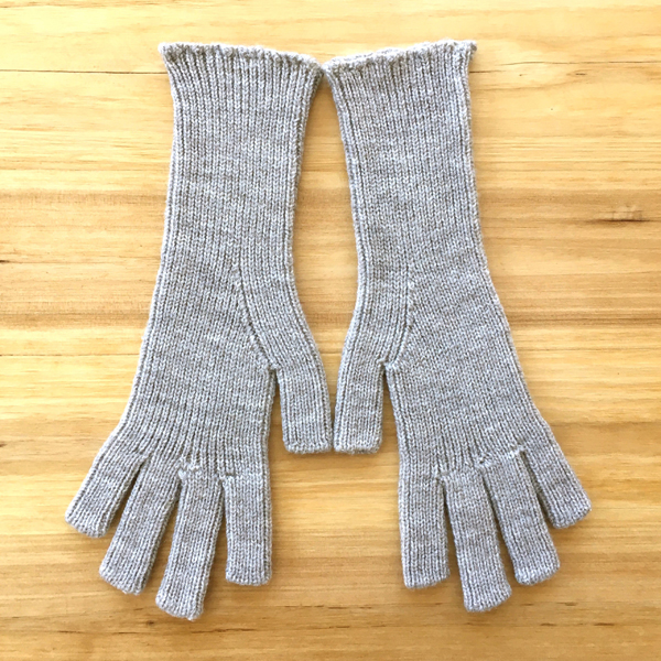 worsted 1 x 1 Rib fingerless glove lighter weight light gray