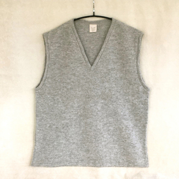 men's v-neck vest light gray