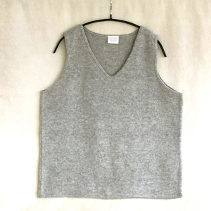 v-neck vest light gray