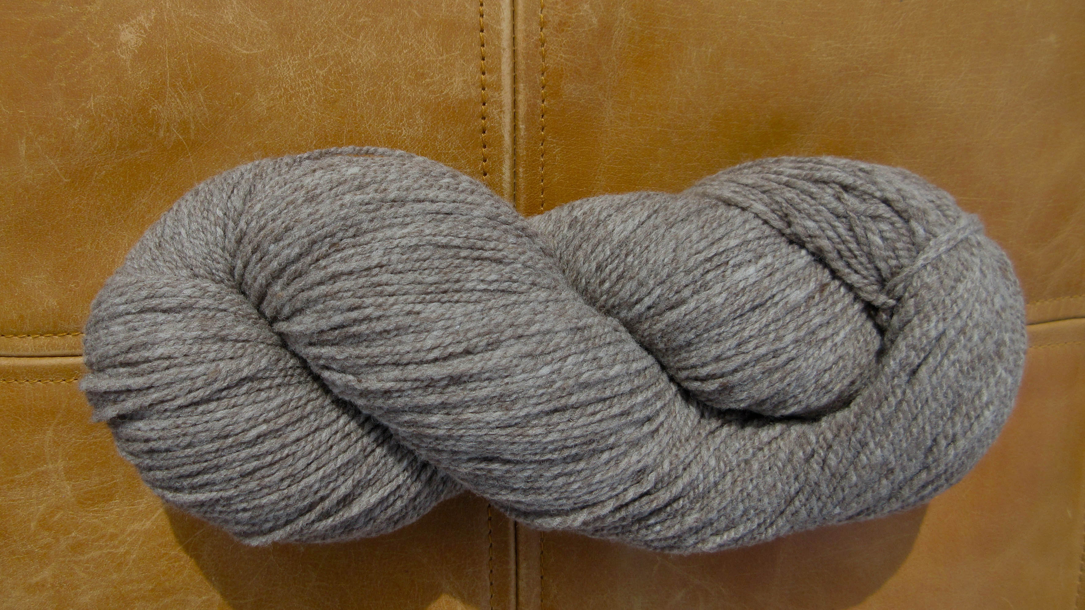 woolen spun sport medium gray yarn