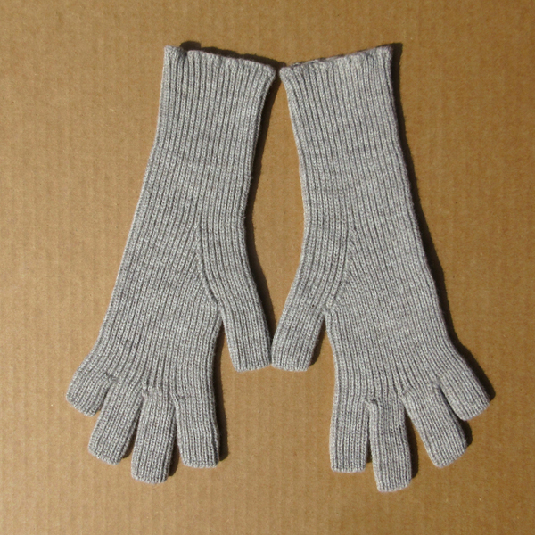 worsted 1 x 1 Rib fingerless glove heavier weight light gray