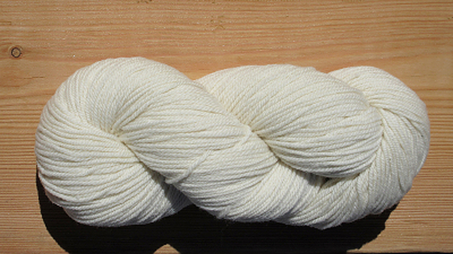 worsted-spun DK weight yarn, white
